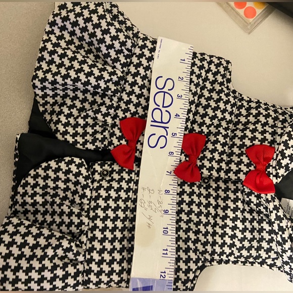 Macy’s little girl size 4 beautiful vest black /red bows, ruffles on the trim. - Picture 12 of 12